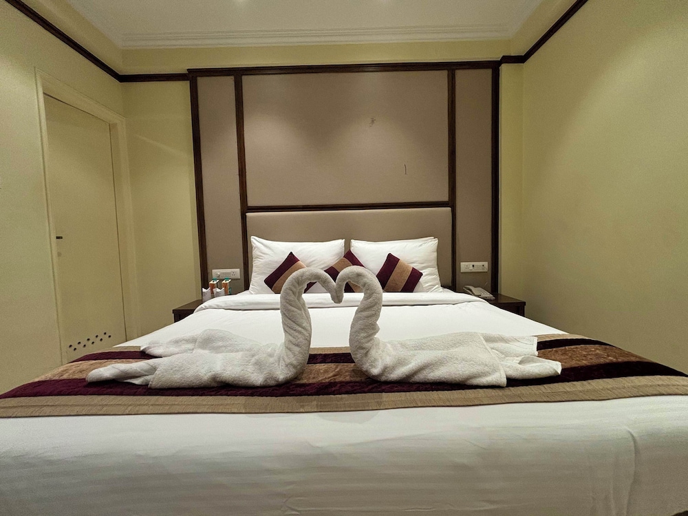 HOTEL PRADEEP 22/55