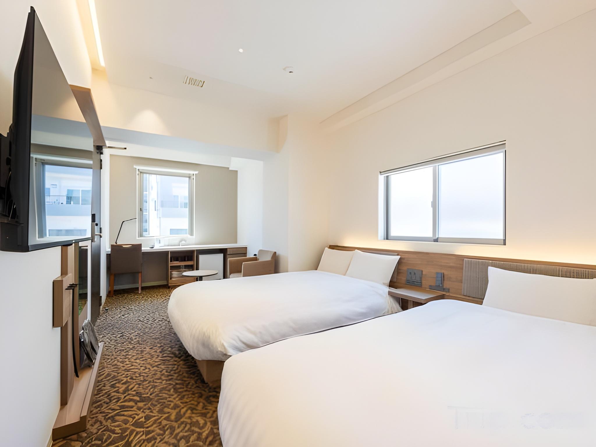 Semi Room, Standard, Twin Beds, 1 Double and 1 Single Bed