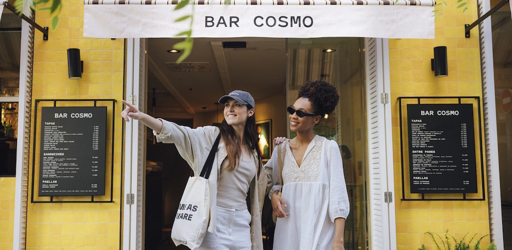 COSMO HOTEL Y BAR 3/50