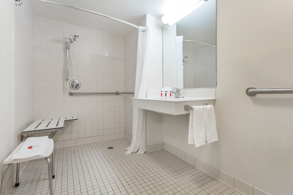 Extended Stay America Suites Bristol 36/38