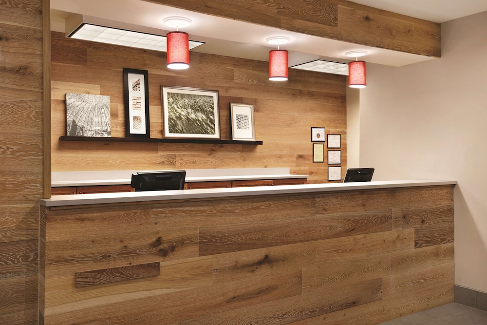 Country Inn and Suites By Radisson Newnan, GA 5/31