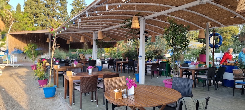 Manuela Hotel 22/50