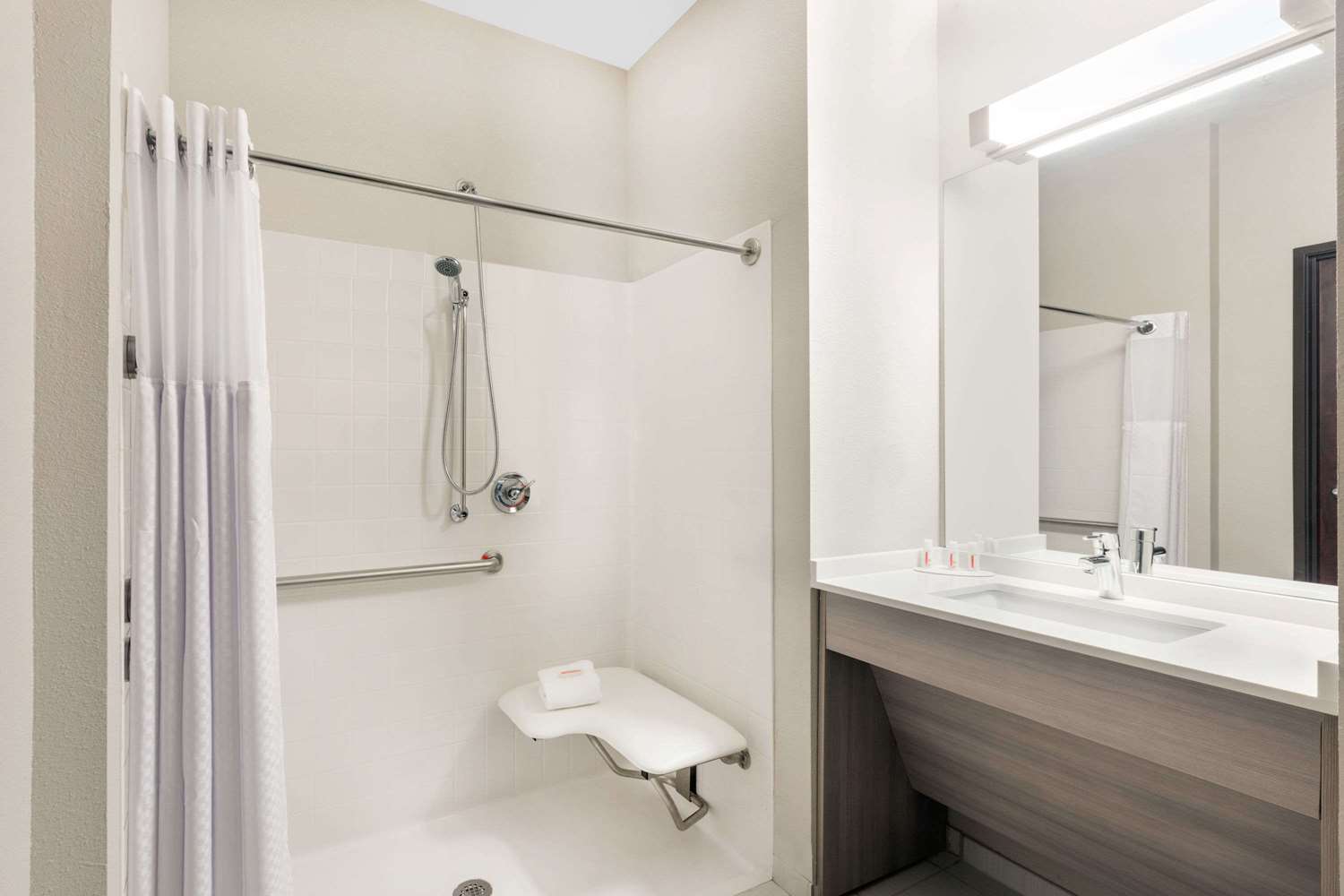 Microtel Inn And Suites By Wyndham Perry 39/41