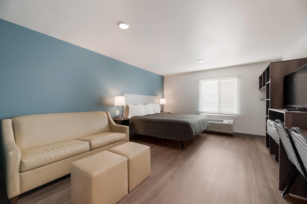 WoodSpring Suites Phoenix-Deer Valley 15/25