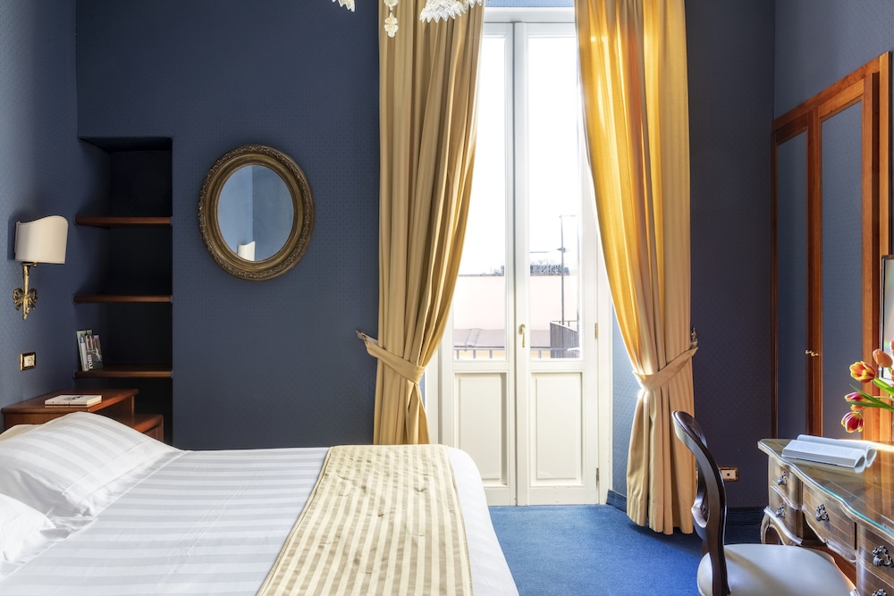 SUPERIOR, DOUBLE OR TWIN BED, BALCONY