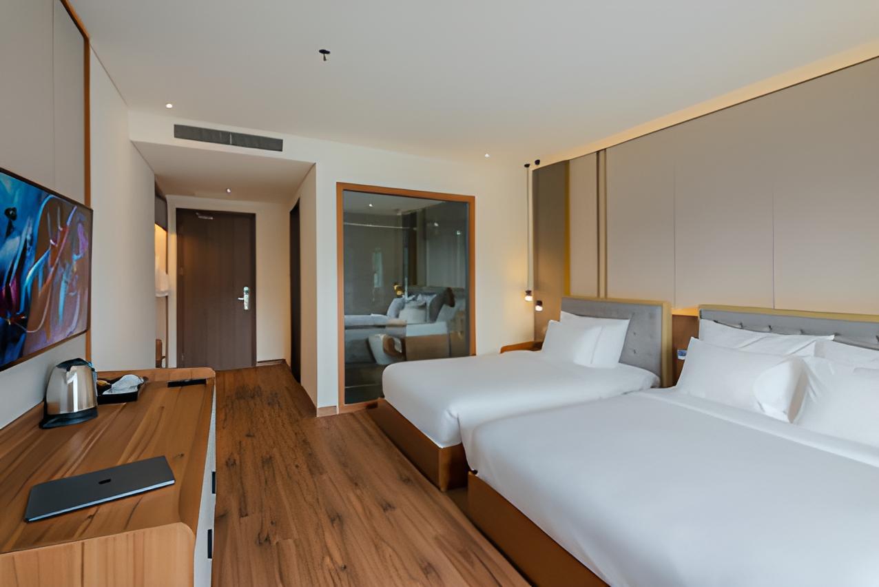 Deluxe, Triple, Garden View