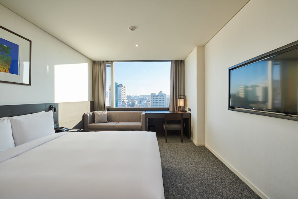 Nine Tree by Parnas Seoul Insadong 28/70