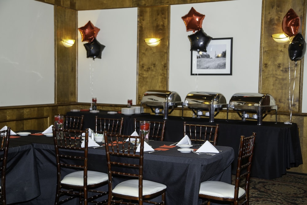 The Stables Inn and Suites 54/57