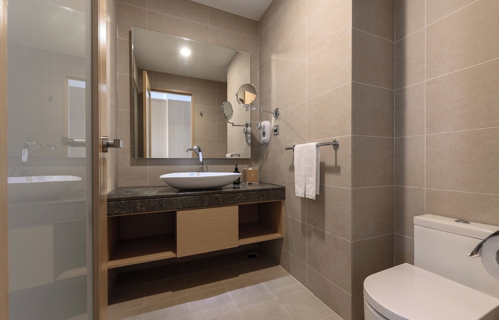 Lakeshore Hotel Hualien 70/71