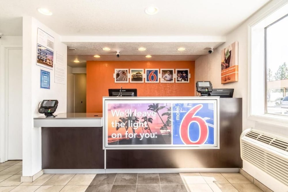 Motel6 Anaheim, CA - Fullerton East 7/59