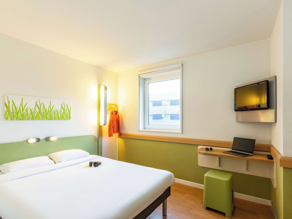 Ibis Budget Zurich City West 31/63