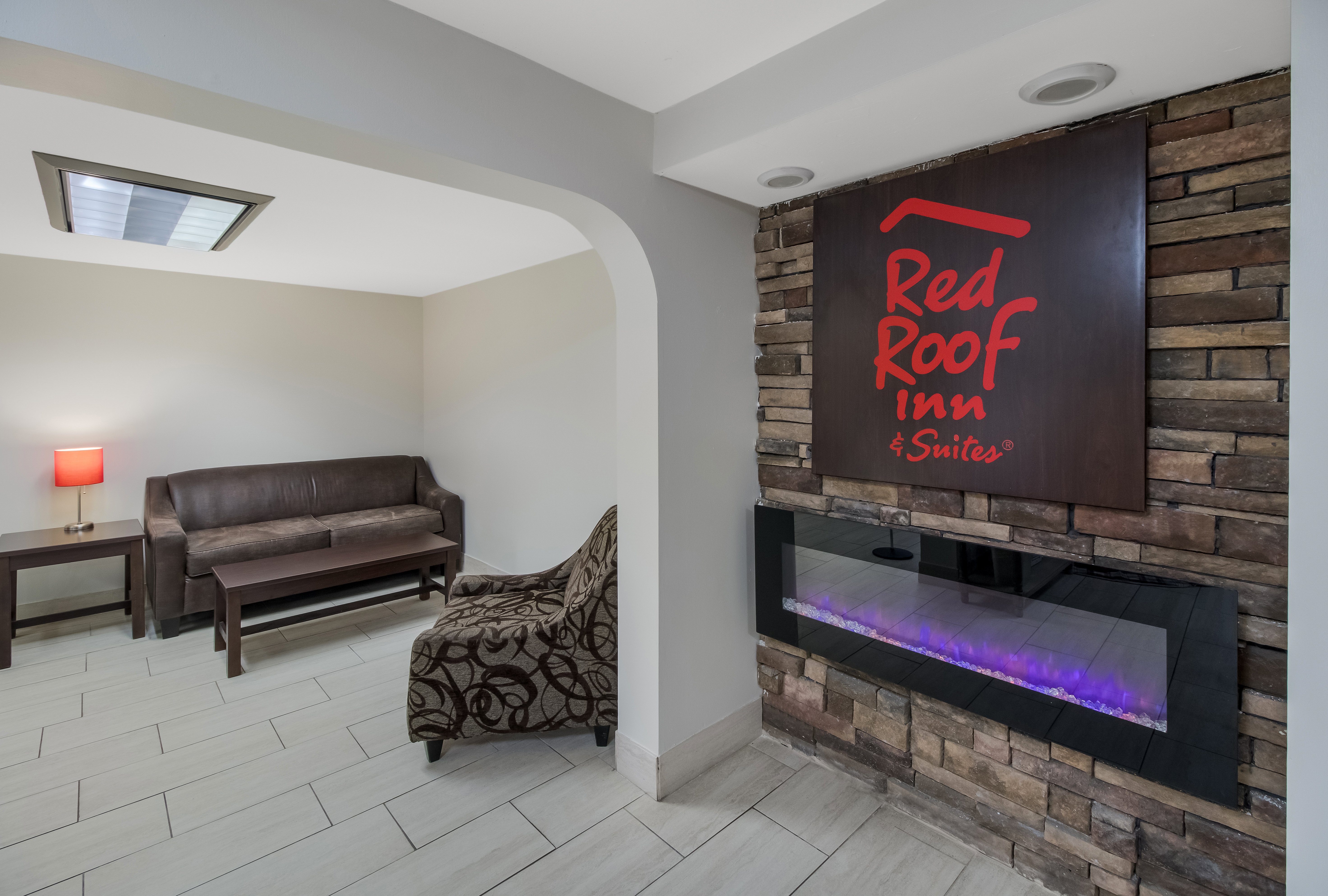 Red Roof Inn and Suites Jackson, TN 17/20