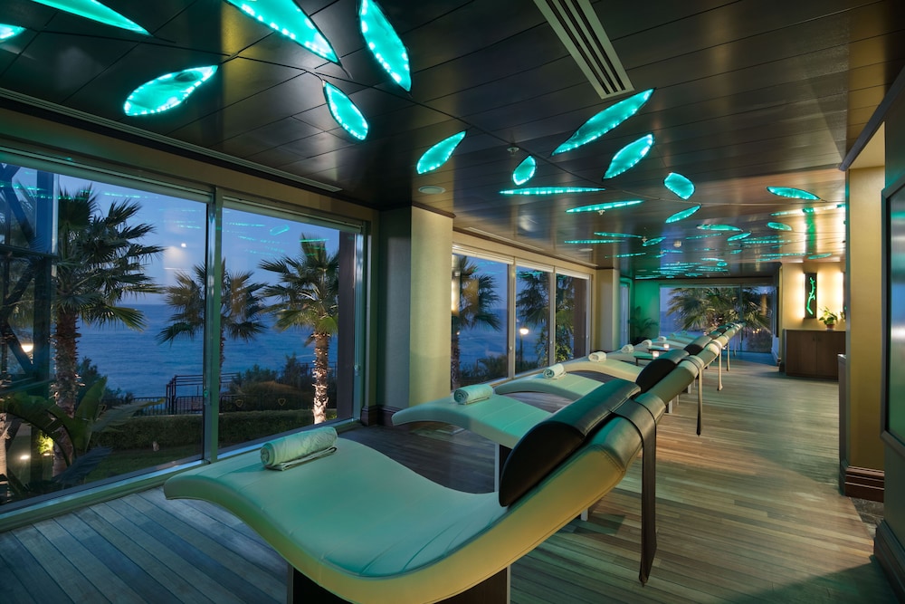 Merit Royal Premium Hotel Casino & Spa 16/36
