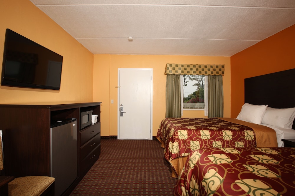 Days Inn by Wyndham Queensbury/Lake George 17/38