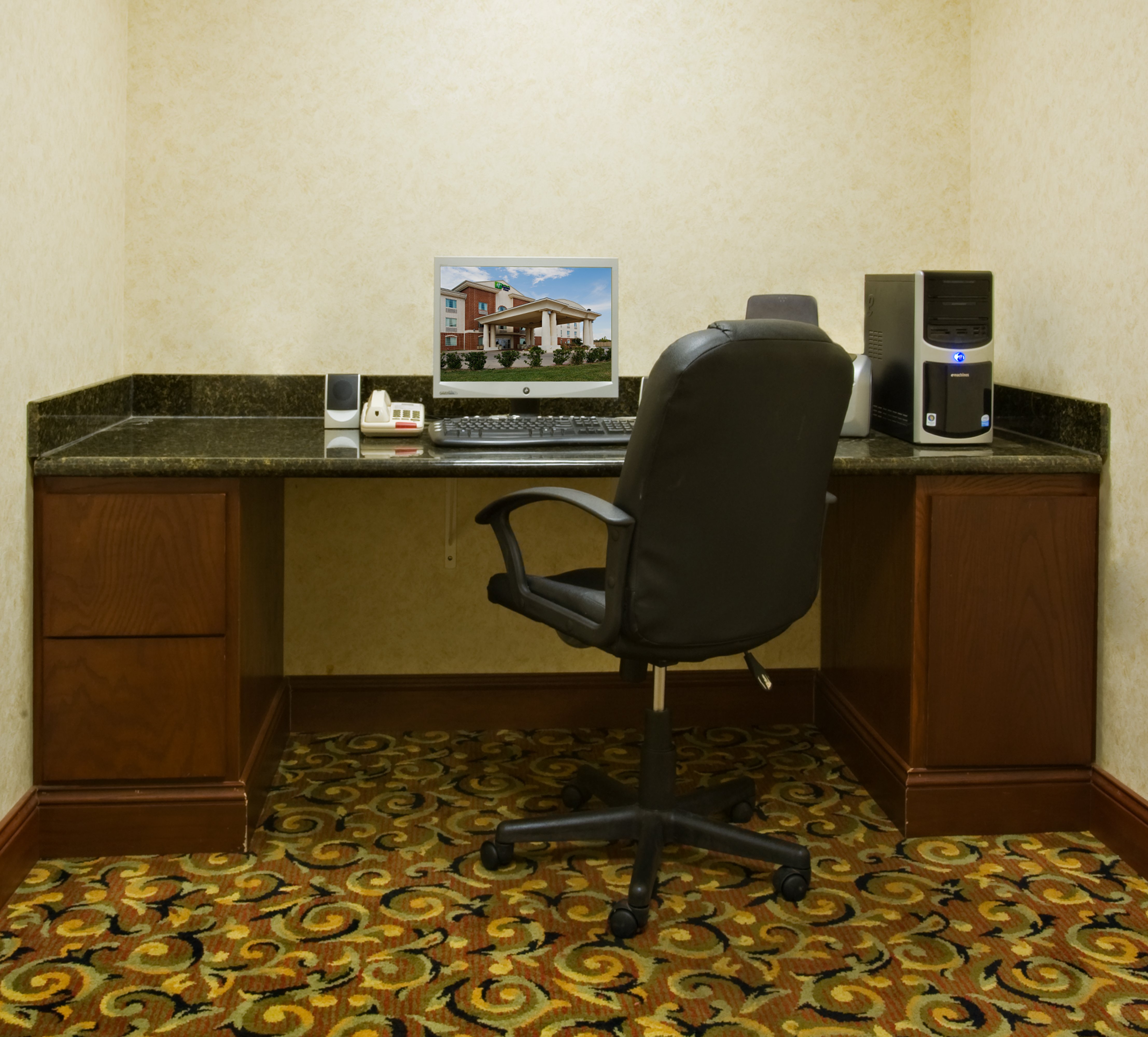 Holiday Inn Express Suites Levelland 42/46