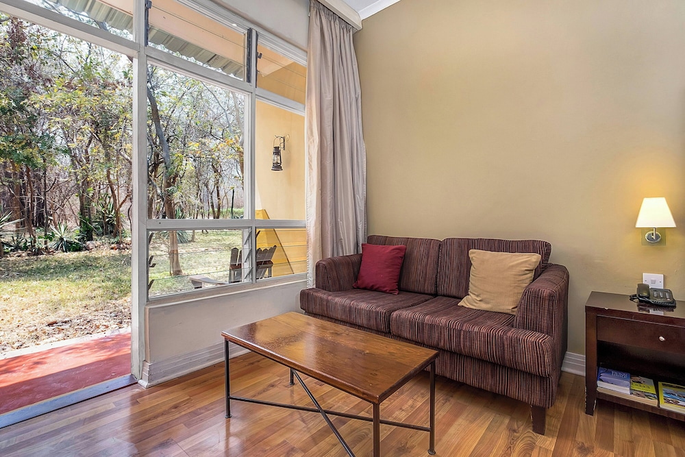 Protea Hotel by Marriott Lusaka Safari Lodge 26/50