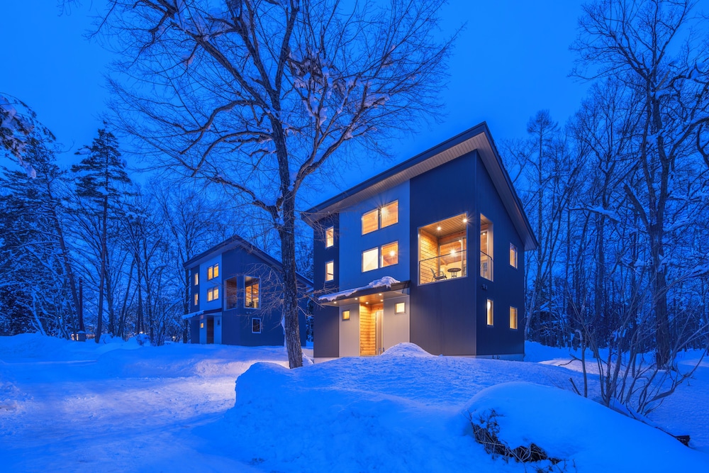 Bluebird Chalets 3/57