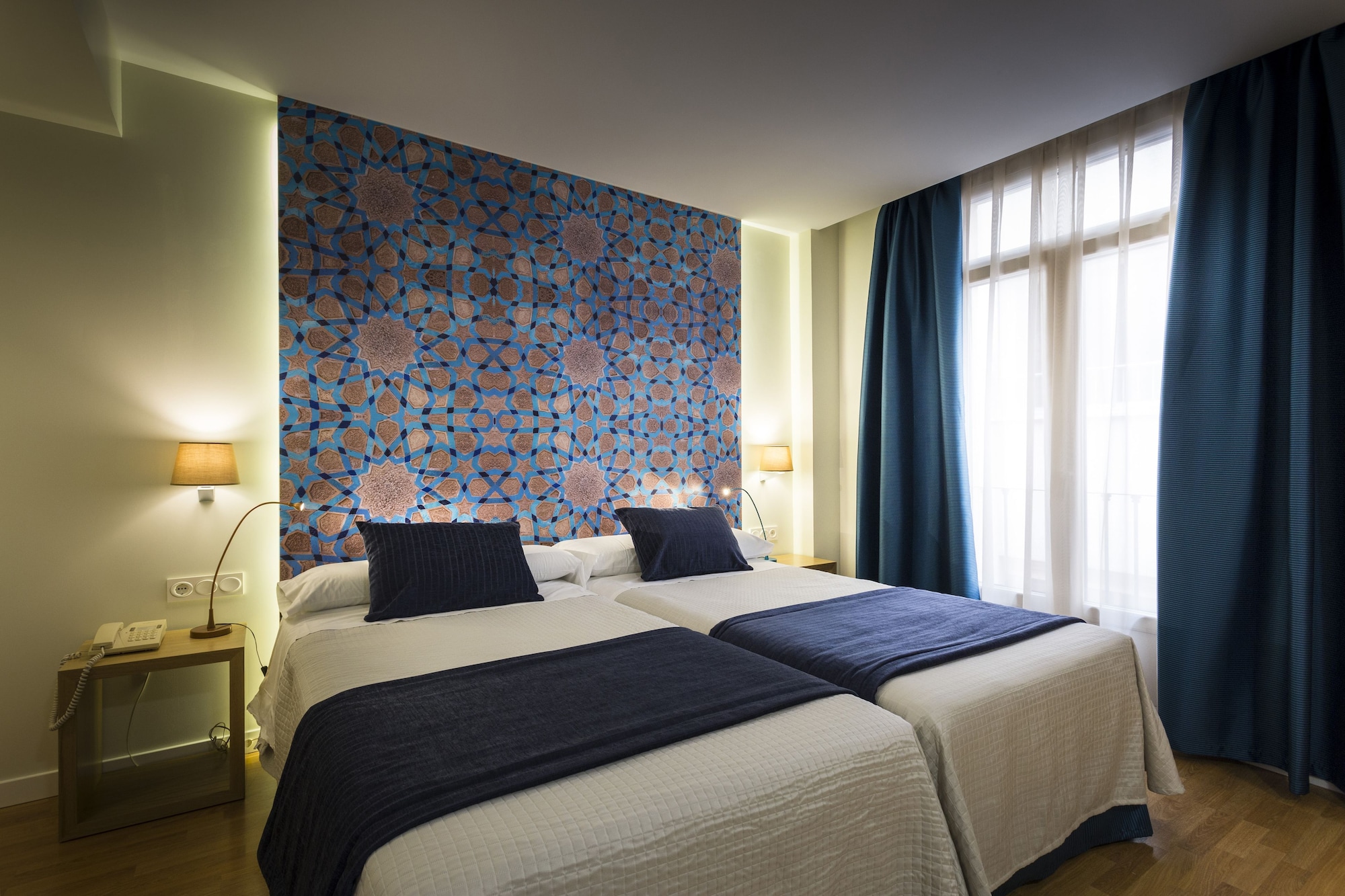SUPERIOR, DOUBLE BED