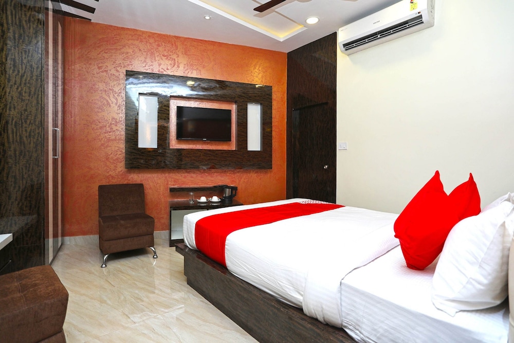 Oyo 15617 Abi's Inn 18/50
