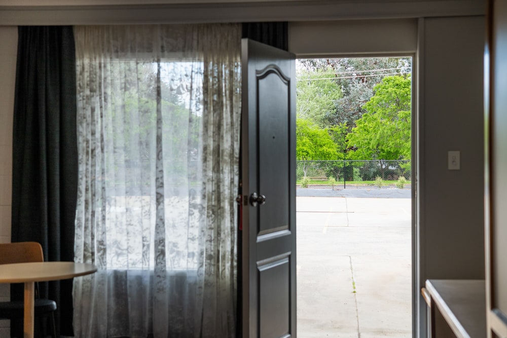 Leagues Motel Queanbeyan 24/50