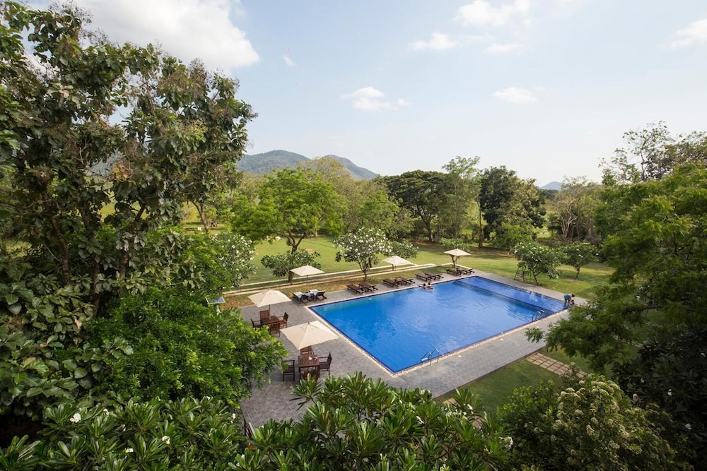 Grand Tamarind Lake Hotel 36/57