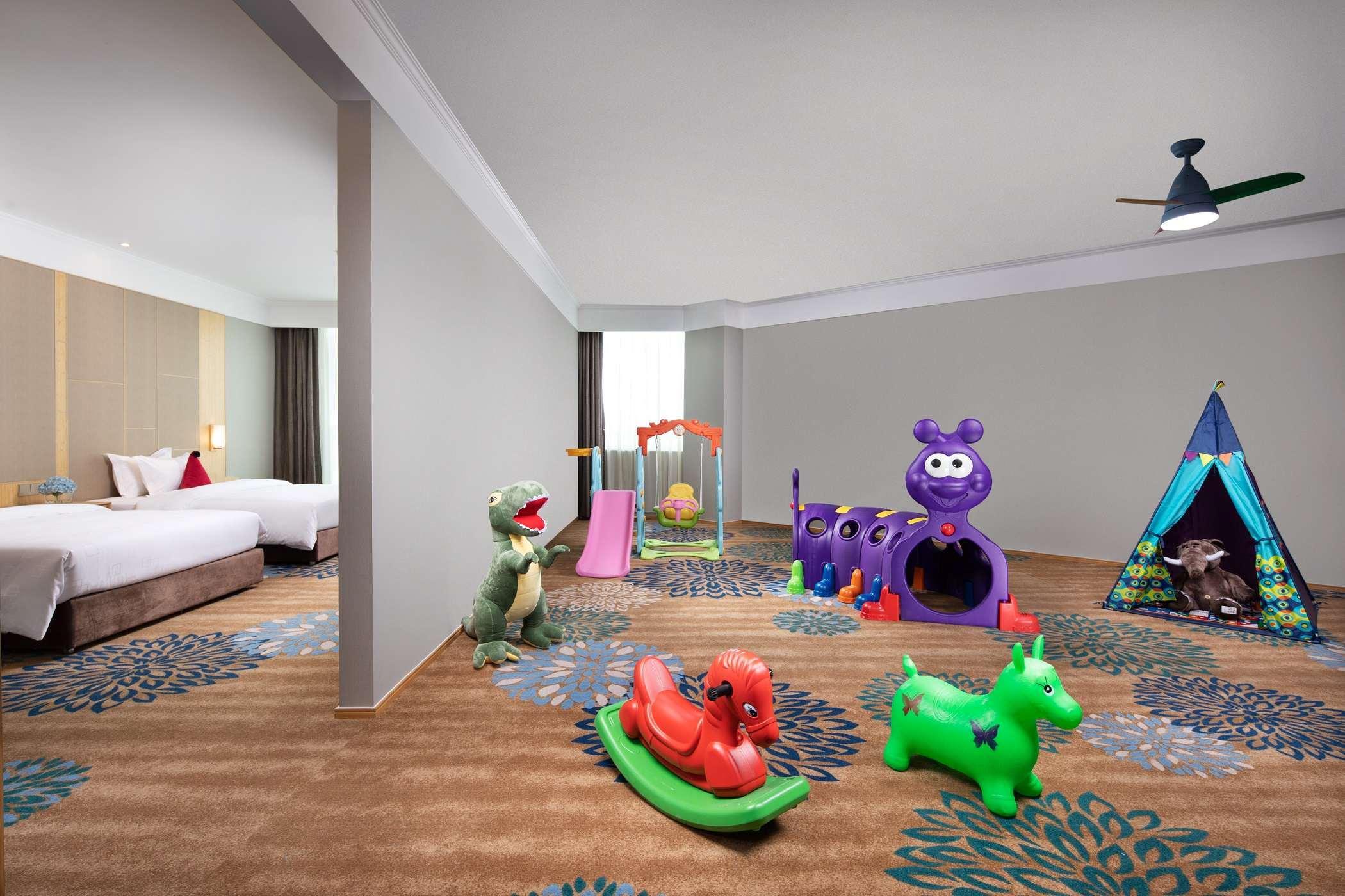 Ramada Encore by Wyndham Linyi 28/29