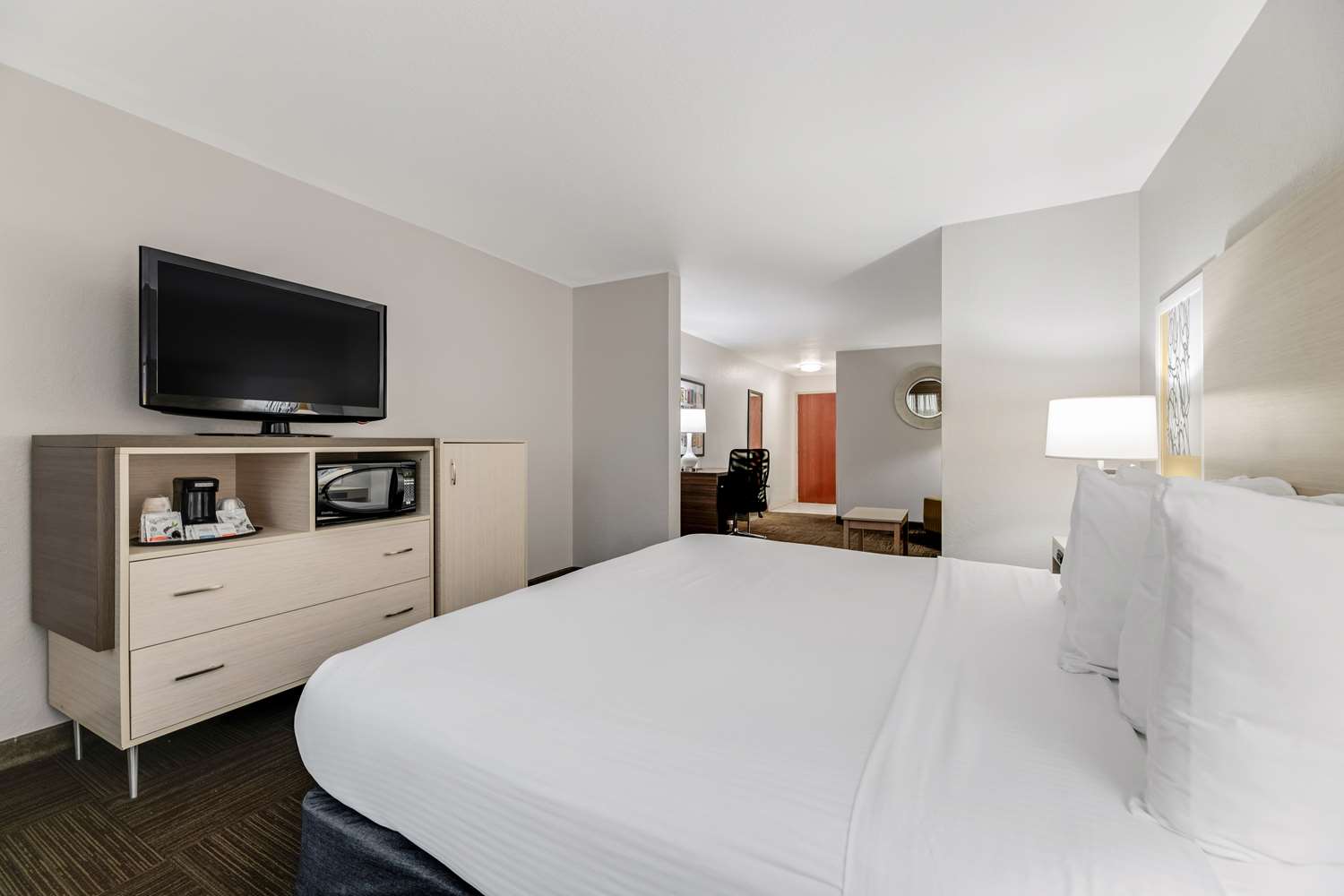 Mini, Suite, King Bed, Sofa