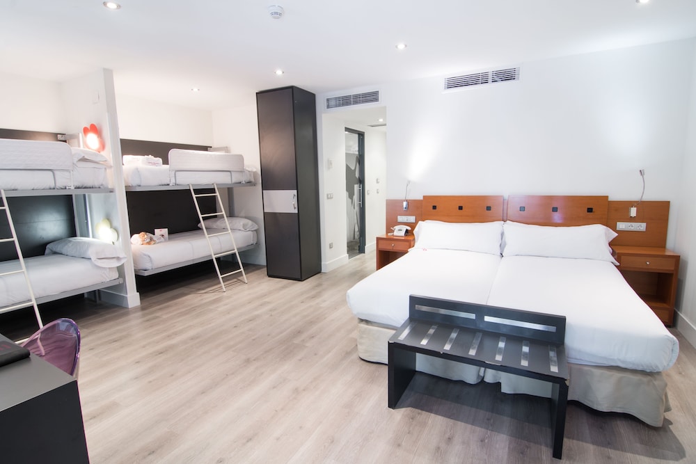 Petit Palace Arenal 13/50