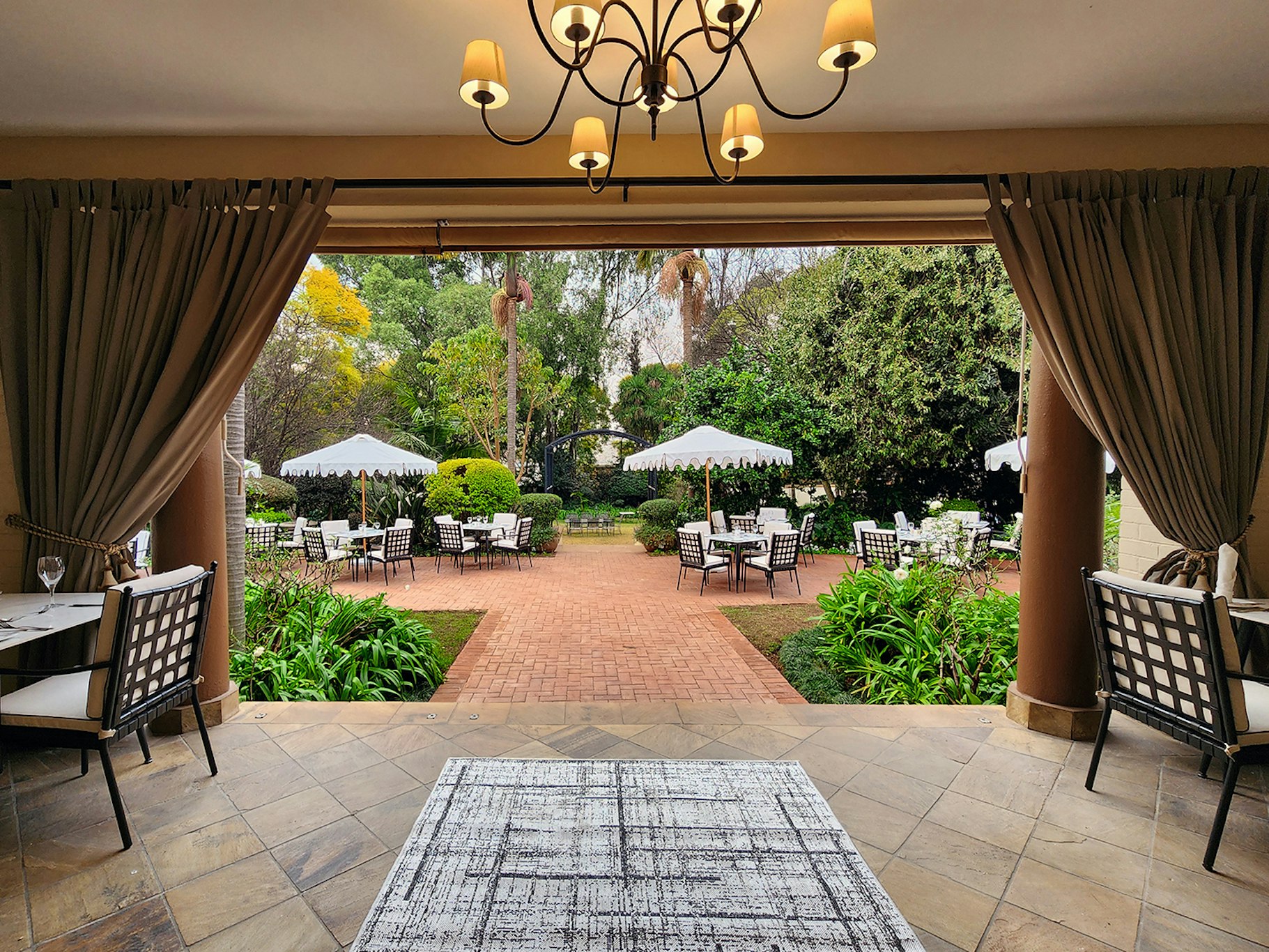 10 2nd Avenue Boutique Hotel 6/56