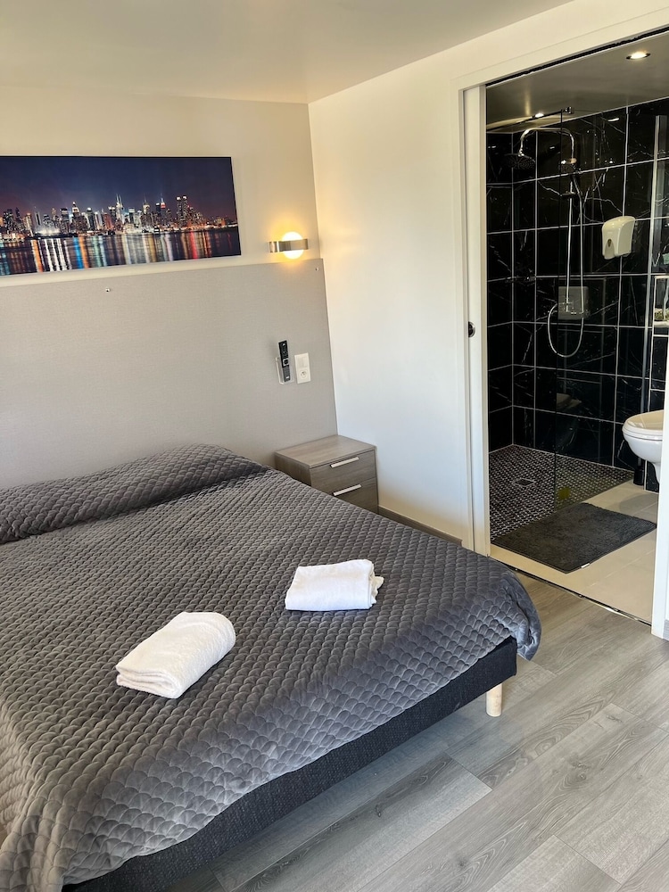 Fasthotel Roissy Saint Witz 24/50