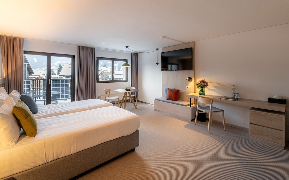 Victoria Hotel & Residence 8/50