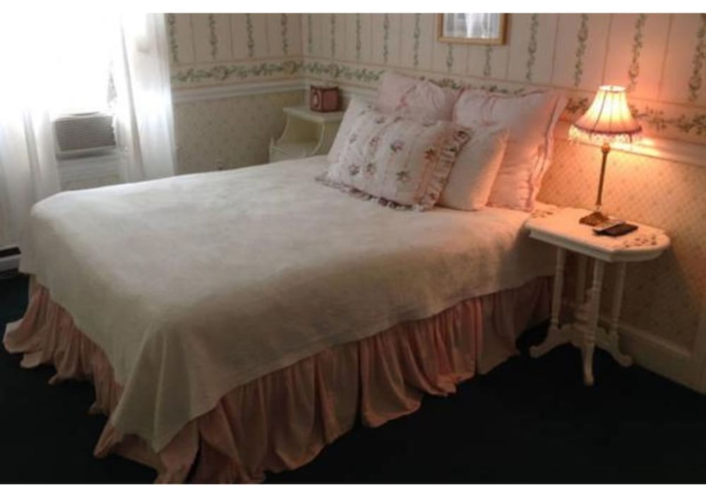 Walden Inn and Suites 10/36