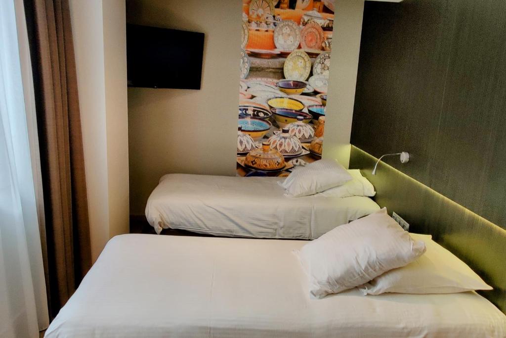 Room at Tower Hotel, AALST