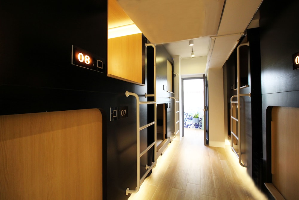 Capsule, Single, Single Bed