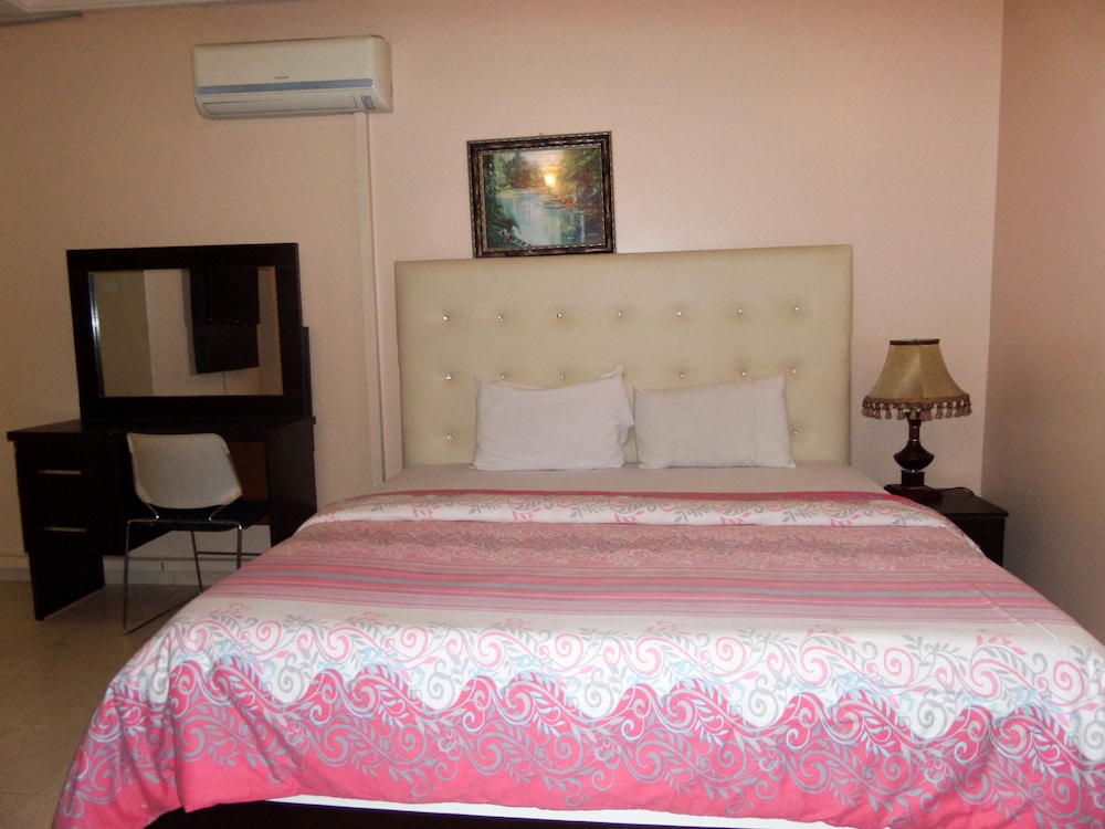 Royalview Hotel And Suites 29/62