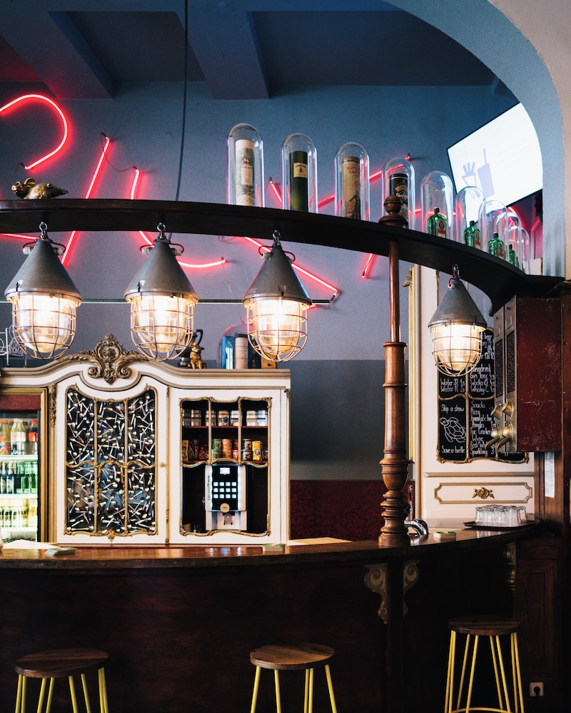 Three Little Pigs Hostel 33/44