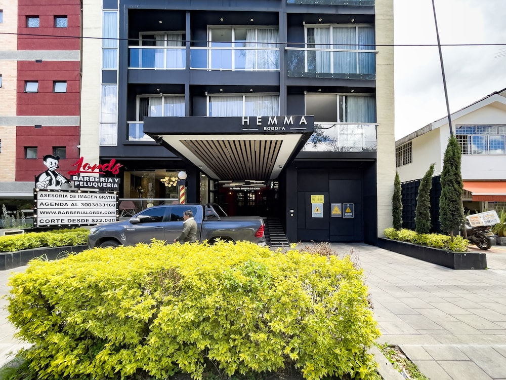 Hemma Suites 3/50