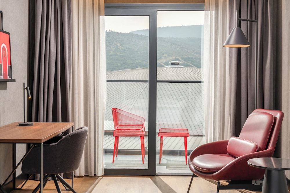 Radisson RED Izmir Point Bornova 43/59