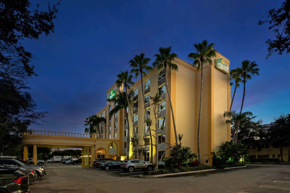 La Quinta Inn Suites By Wyndham West Palm Beach Airport in WEST PALM BEACH - FL