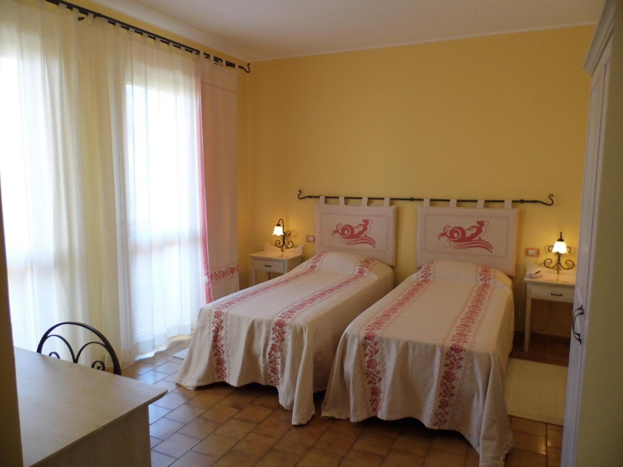 Room, Double or Twin Bed