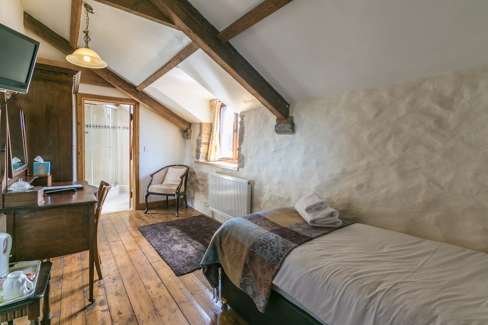 The Barn B and B 23/49