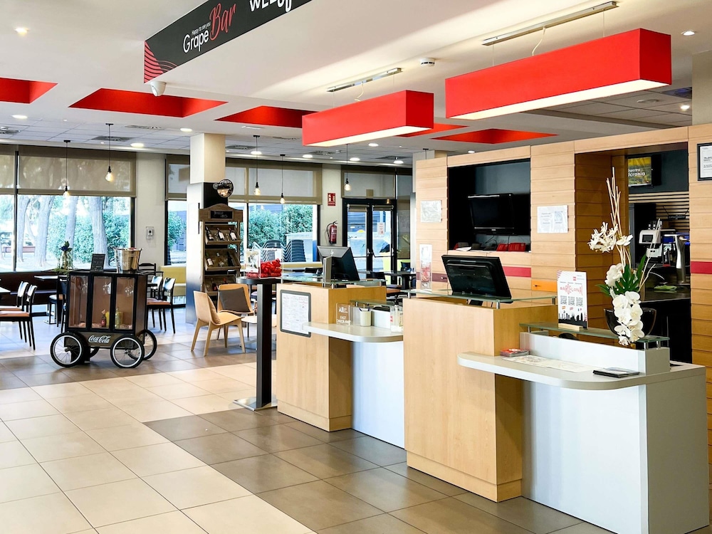 IBIS BARCELONA RIPOLLET 7/72