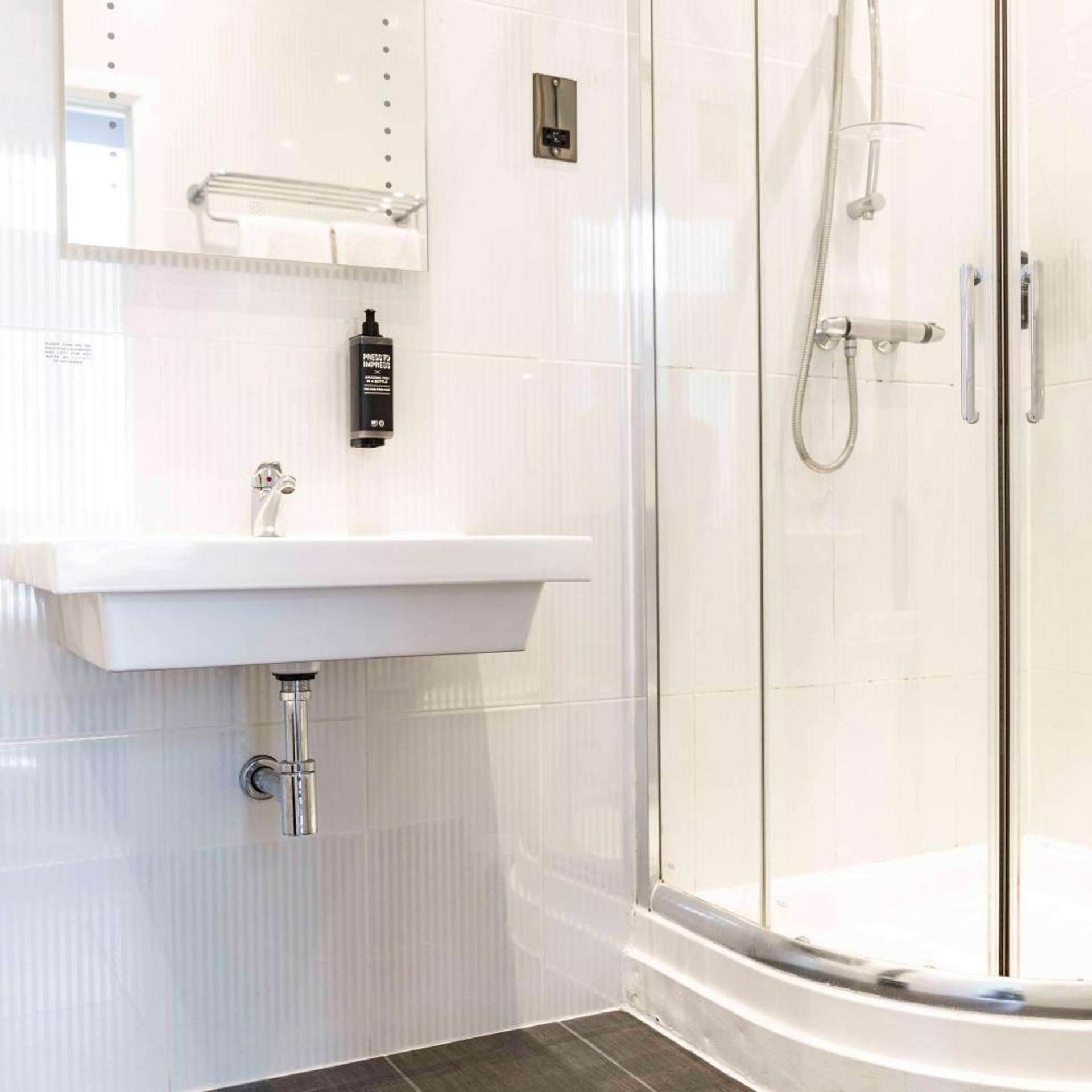 غرفة عائلية بسرير مزدوج، Heeton Concept Hotel - Kensington London 10/10