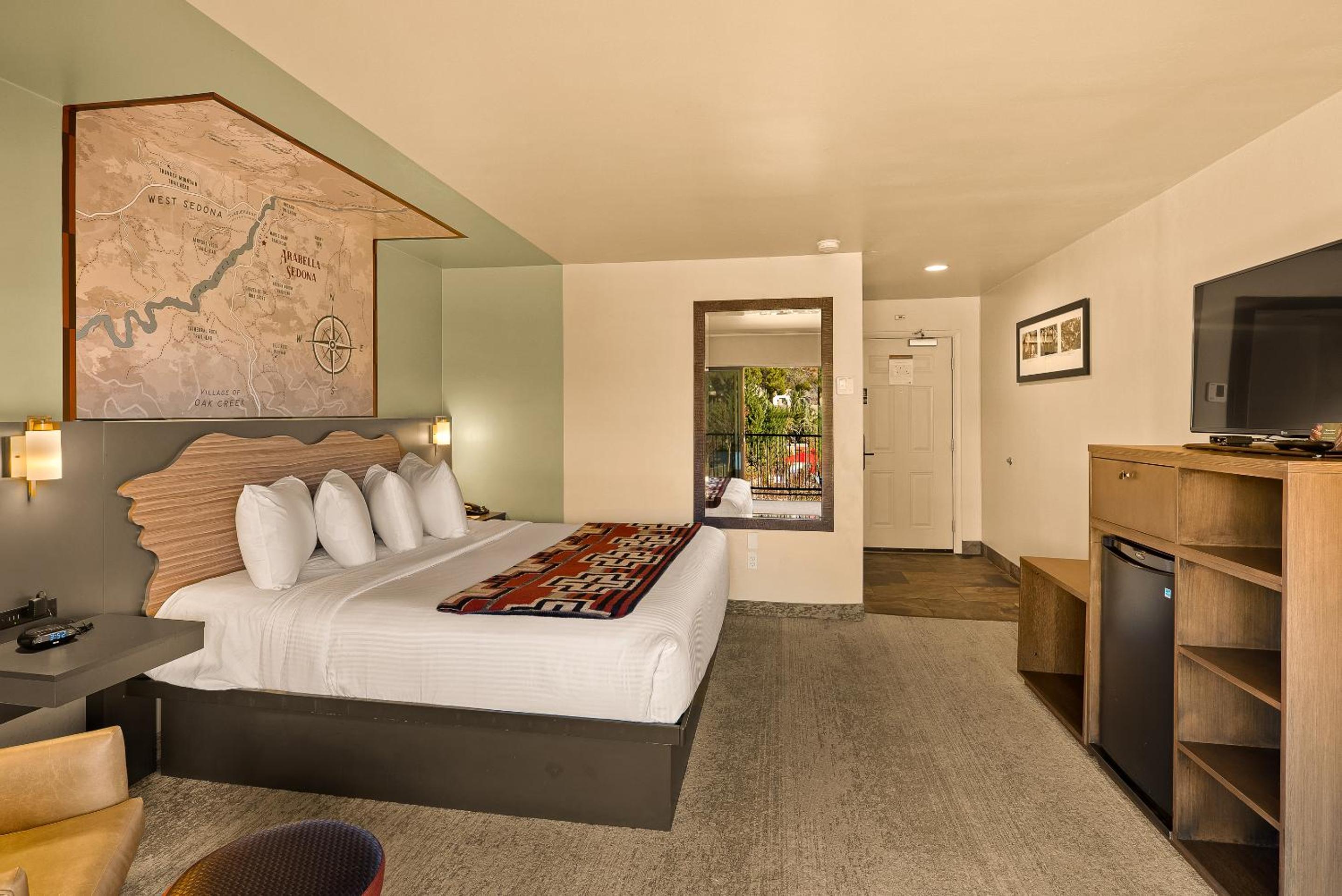 Courtyard, Premium, King Bed, with View، Arabella Hotel Sedona 2/8
