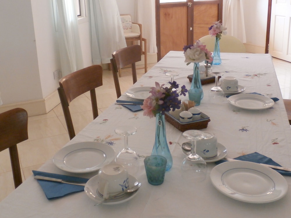 Bed And Breakfast Villa Calliandra 25/50
