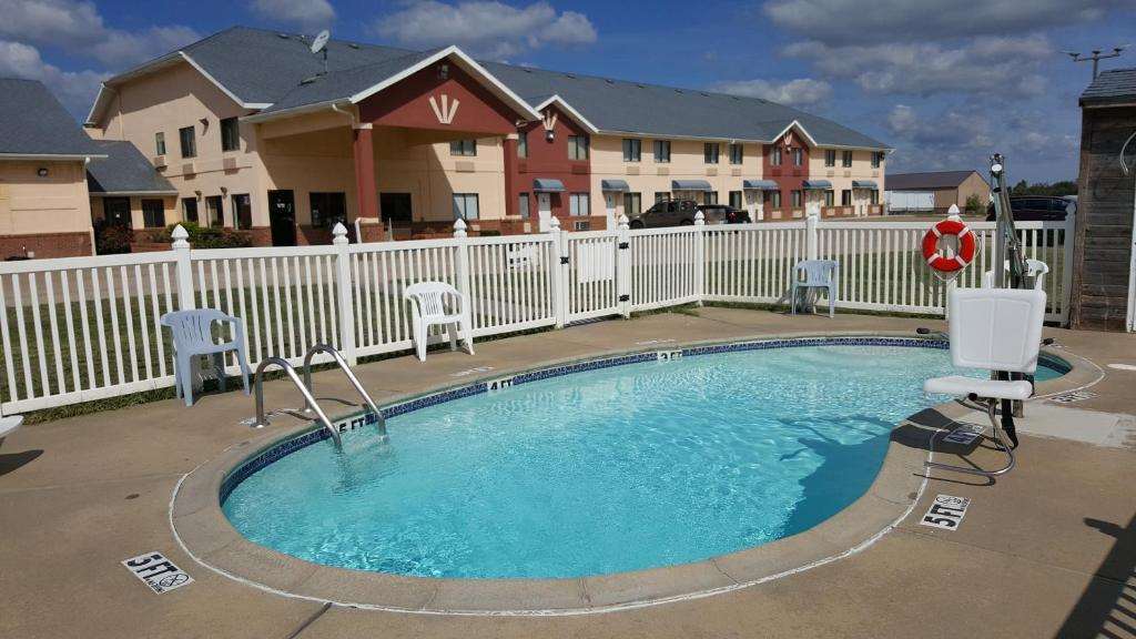 Americas Best Value Inn Suites Nevada 29/29