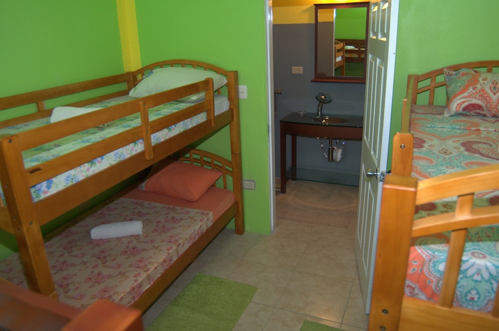 Fish Tobago Guesthouse 57/69