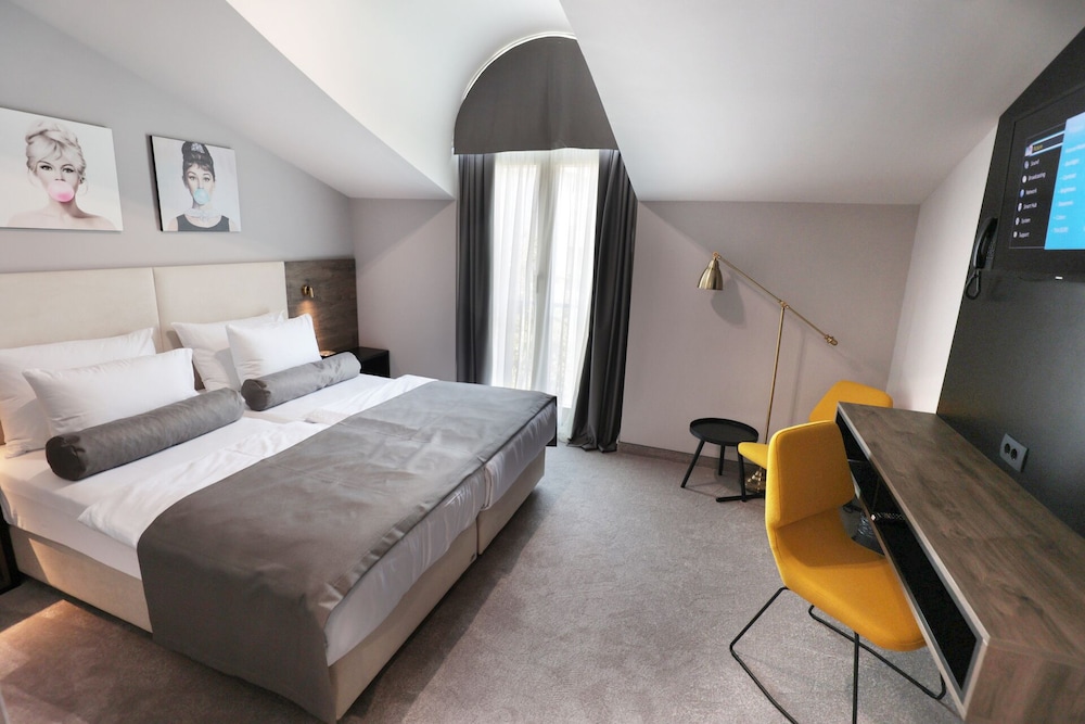 Hotel Milenij 12/38