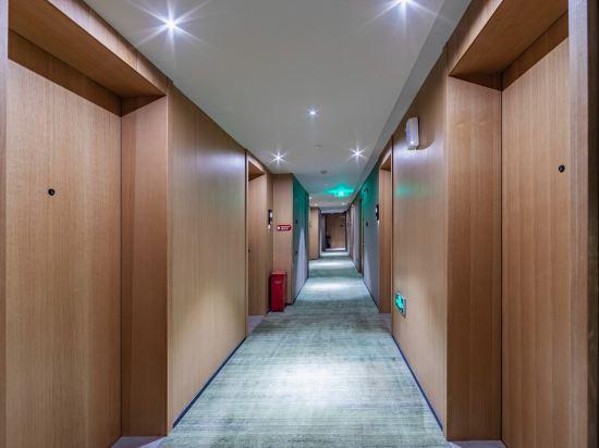 True Go Hotel(Beijing Happy Valley subway station store) 32/37