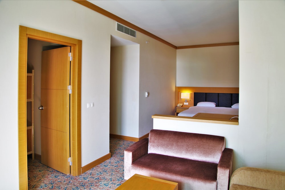 Adrina Hotel De Luxe Health and Spa 4/50